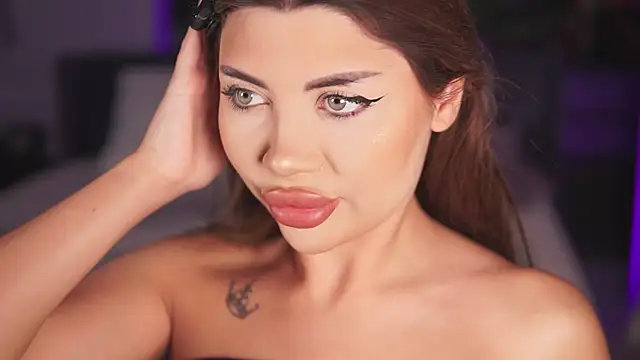Snapshot of Monique_Celeste chatting on 04-25-26, 03:53 Monique Celeste online show from 04-25-26, 03:53