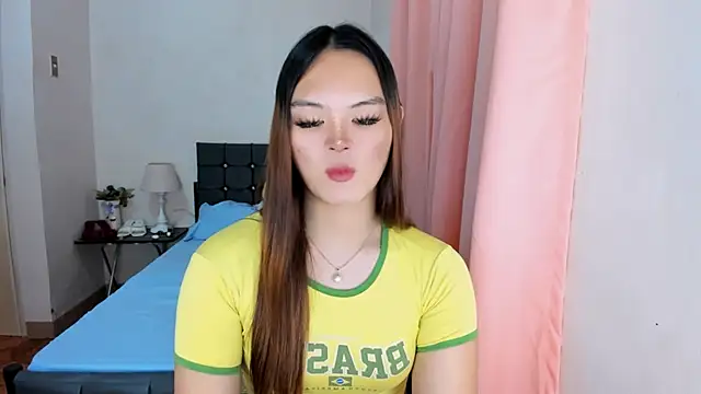 Snapshot of ameliamaureen chatting on 09-24-25, 02:23 ameliamaureen online show from 09-24-25, 02:23