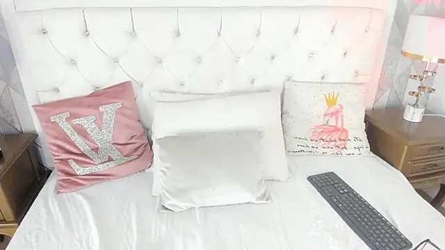 Snapshot of MeganStar__ chatting on 10-10-25, 12:06 MeganStar online show from 10-10-25, 12:06