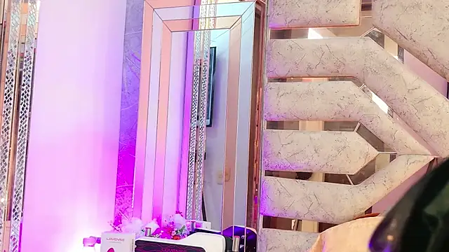 Snapshot of Tessa_Owenss chatting on 07-19-26, 04:15 Tessa Owenss online show from 07-19-26, 04:15