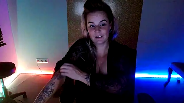 Mrs-Aurora online show from 12-02-25, 06:59