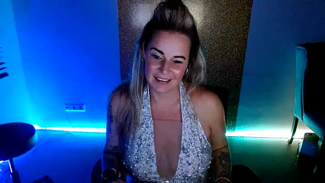 Mrs-Aurora online show from 11-25-25, 07:58