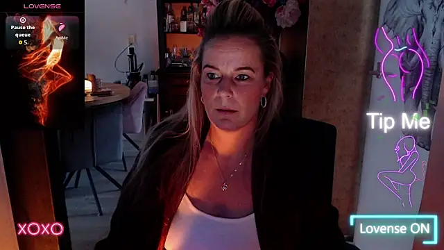 Mrs-Aurora online show from 01-12-26, 12:45