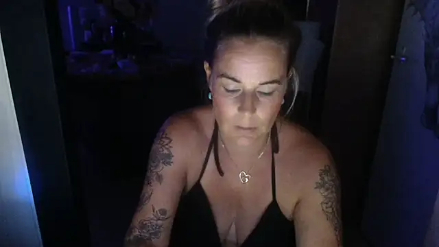 Snapshot of Mrs-Aurora chatting on 07-10-26, 01:16 Mrs-Aurora online show from 07-10-26, 01:16