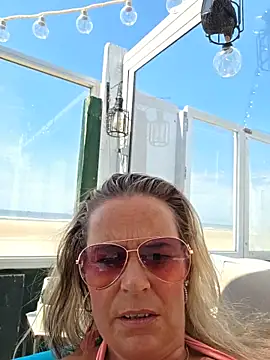 Snapshot of Mrs-Aurora chatting on 06-16-26, 12:38 Mrs-Aurora online show from 06-16-26, 12:38