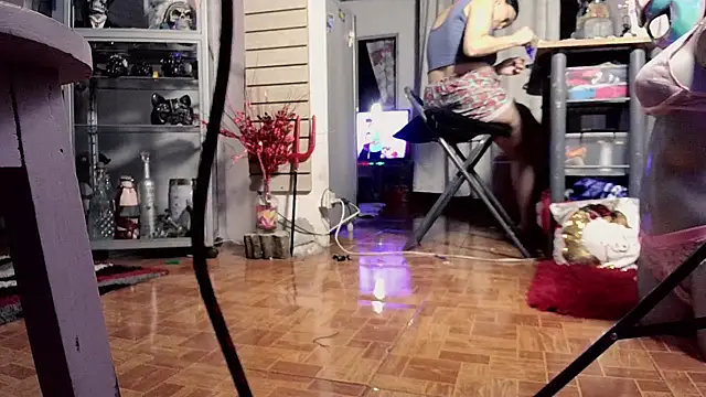 xinamora online show from 10-27-25, 04:02