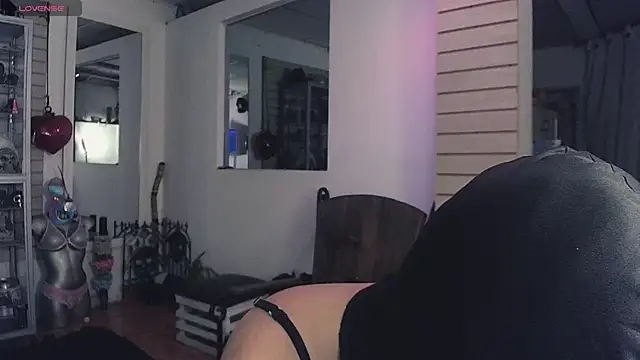 xinamora online show from 11-07-25, 05:12