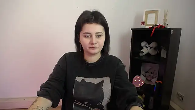 Katrin kiss  online show from 11-16-25, 01:27