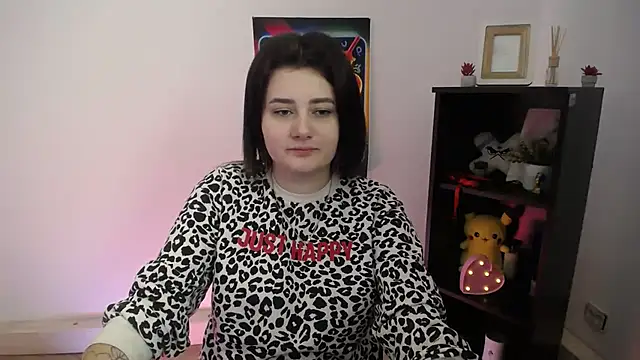 Katrin kiss  online show from 10-27-25, 12:39