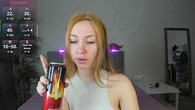 Luna G0ld online show from 10-19-25, 12:02