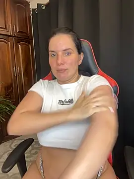 Snapshot of carol_cruz133 chatting on 10-11-25, 11:28 carol cruz133 online show from 10-11-25, 11:28