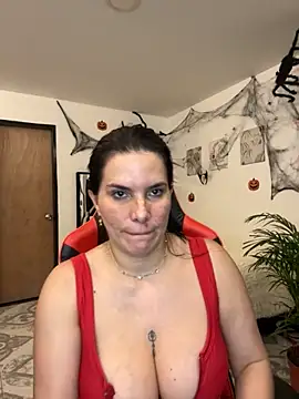 Snapshot of carol_cruz133 chatting on 10-17-25, 11:28 carol cruz133 online show from 10-17-25, 11:28