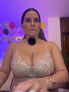 Snapshot of carol_cruz133 chatting on 04-25-26, 11:24 carol cruz133 online show from 04-25-26, 11:24
