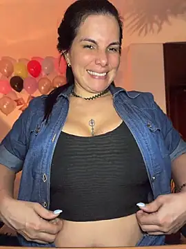 Snapshot of carol_cruz133 chatting on 04-28-26, 11:31 carol cruz133 online show from 04-28-26, 11:31