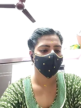 Tamil-Meenu12 online show from 10-28-25, 07:51