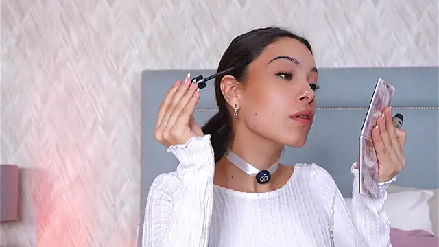 Sofy Bradd online show from 10-15-25, 03:16