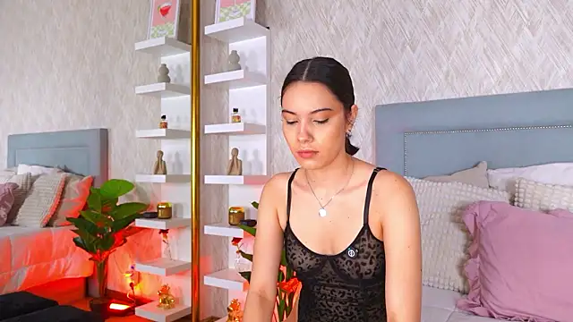 Sofy Bradd online show from 03-29-26, 06:48