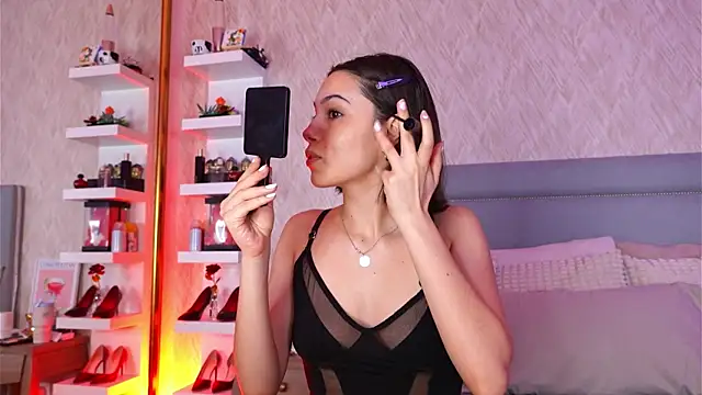 Sofy Bradd online show from 01-11-26, 07:15