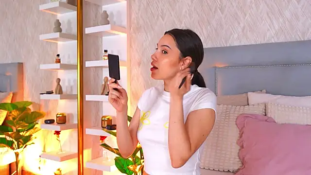 Sofy Bradd online show from 04-04-26, 06:53