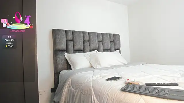 arianna 000 online show from 09-13-25, 01:44