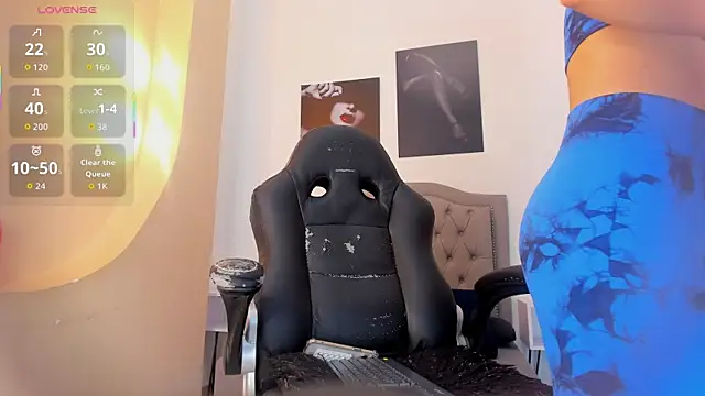 arianna 000 online show from 10-21-25, 01:32