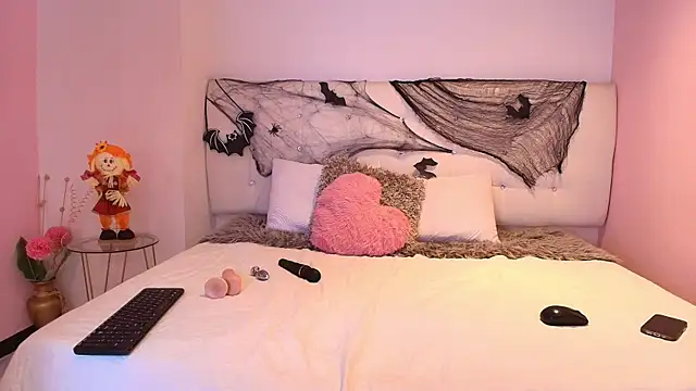 lilyth bloom online show from 10-22-25, 12:59