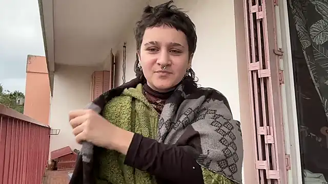 NIQUE TARAXX online show from 09-30-25, 11:16