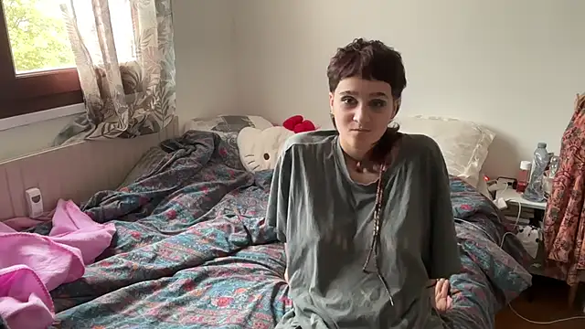 NIQUE TARAXX online show from 10-14-25, 03:01