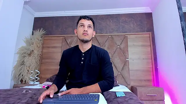 EimyAndMaxi online show from 07-19-26, 11:34