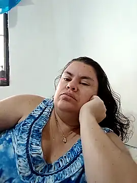 yaneth  online show from 11-18-25, 12:08