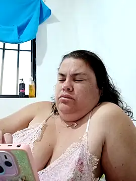 yaneth  online show from 10-28-25, 10:58