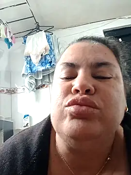 yaneth  online show from 12-20-25, 01:25