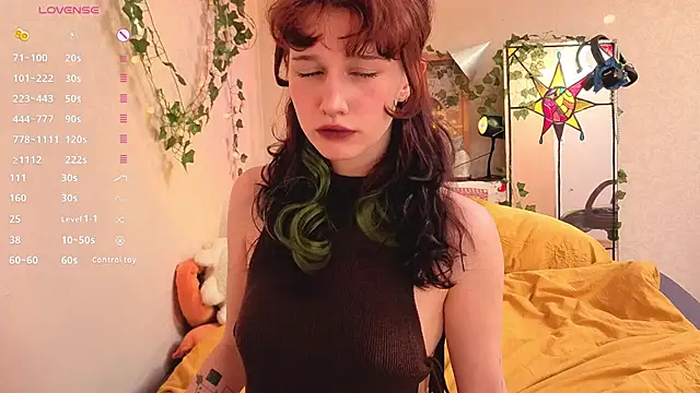 LeelooYolo online show from 06-15-26, 04:50