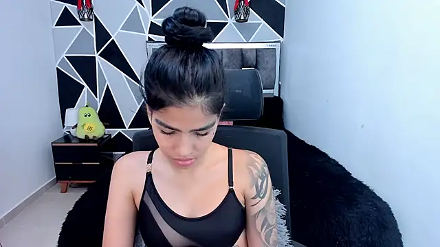 valeria-duarte online show from 04-17-26, 06:55