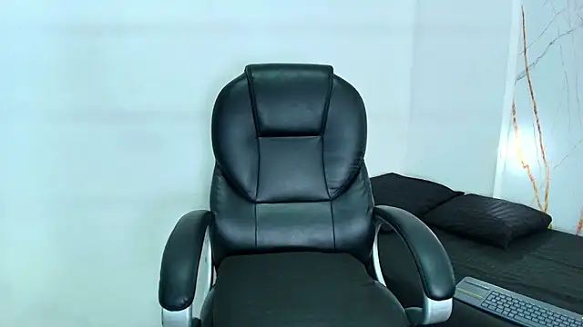 Snapshot of Karla_hilton1 chatting on 03-10-26, 11:47 Karla hilton1 online show from 03-10-26, 11:47