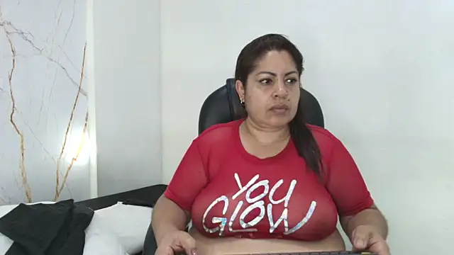 Snapshot of Karla_hilton1 chatting on 01-17-26, 11:36 Karla hilton1 online show from 01-17-26, 11:36