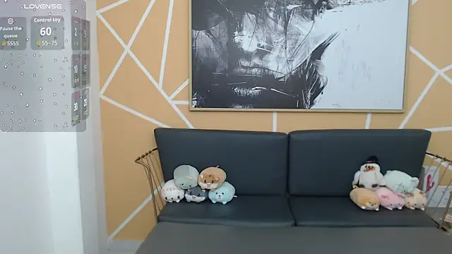 olivia russo  online show from 10-26-25, 01:11