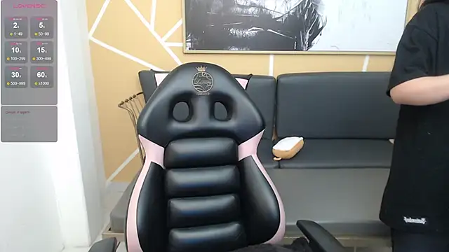 olivia russo  online show from 11-19-25, 08:09