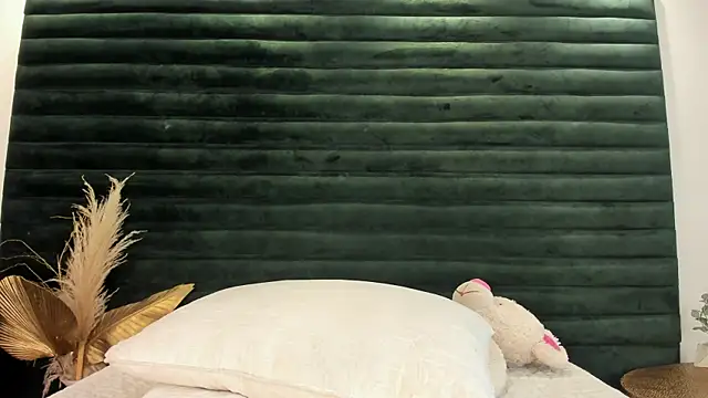 LiliCarterm online show from 04-09-26, 06:19