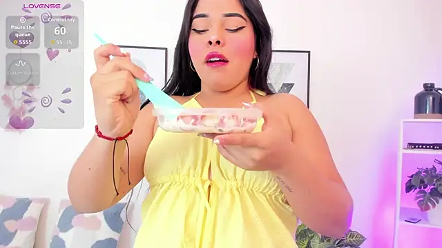 yunna7 online show from 10-18-25, 11:34