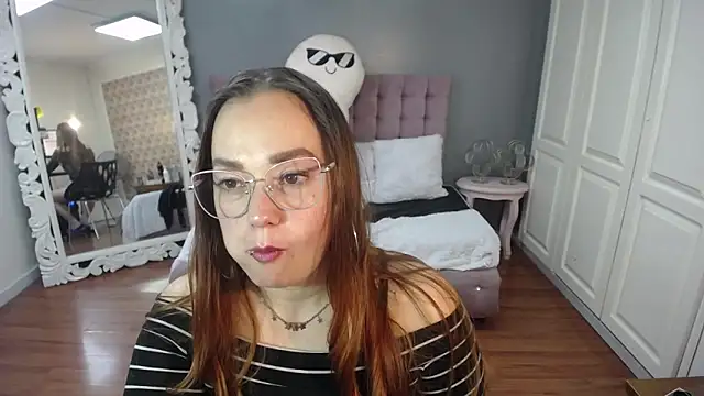 Tammy parker  online show from 09-19-25, 04:27