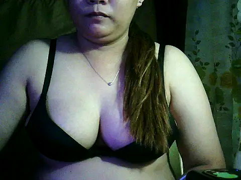 Snapshot of yuana25 chatting on 10-09-25, 11:22 yuana25 online show from 10-09-25, 11:22