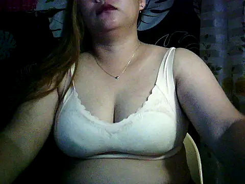 Snapshot of yuana25 chatting on 10-19-25, 09:34 yuana25 online show from 10-19-25, 09:34