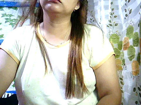 Snapshot of yuana25 chatting on 10-15-25, 12:57 yuana25 online show from 10-15-25, 12:57