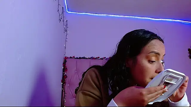 manumeow1 online show from 12-22-25, 10:10