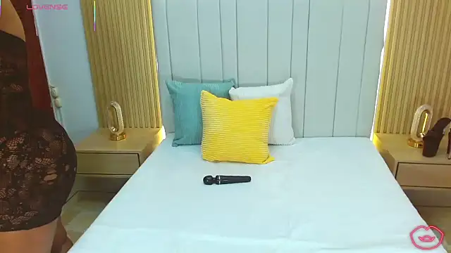 WildScarlet online show from 10-27-25, 01:34