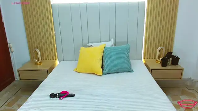 WildScarlet online show from 10-30-25, 01:09