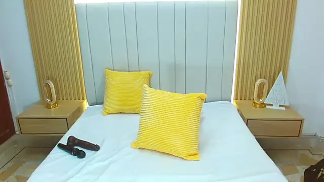 WildScarlet online show from 12-14-25, 12:22