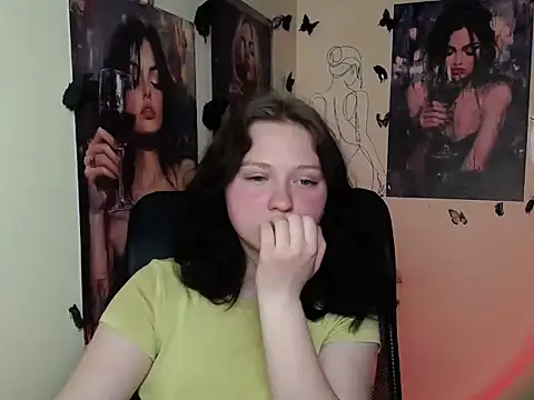 LadyAlice  online show from 04-22-26, 06:04