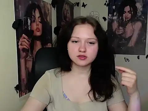 LadyAlice  online show from 04-08-26, 06:04